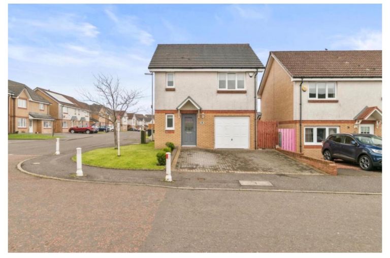 3 Bedroom / 3 Bathroom Home – Woodfoot Quadrant, G53 7JP