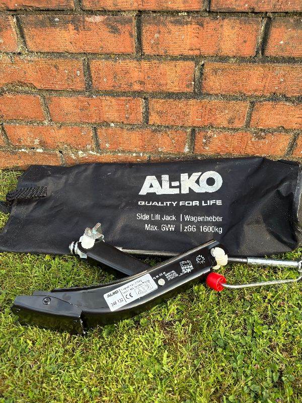 AL-KO Caravan side lift jack and chasis brackets