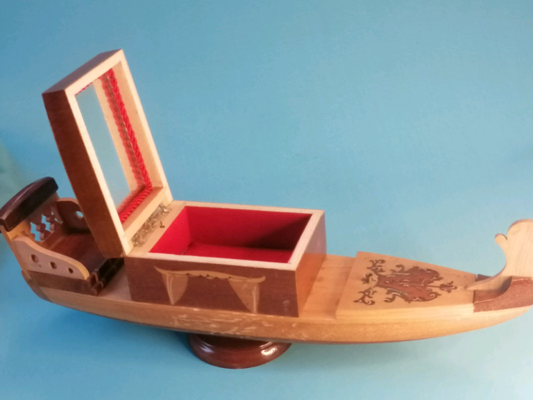 13 inch. Jewellery wooden musical ship