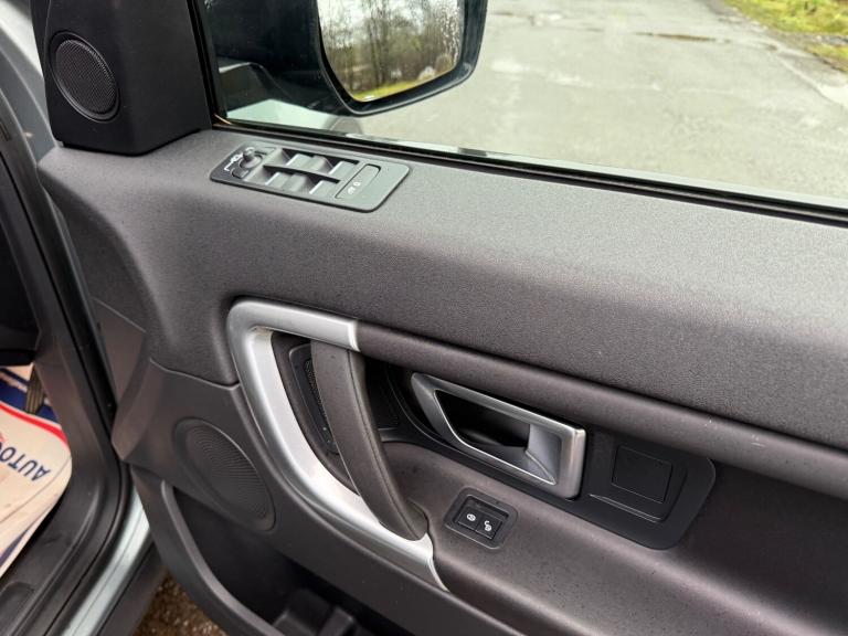 2017 Land Rover Discovery Sport 2.0 TD4 180 SE Tech 5dr Auto ESTATE Diesel Automatic