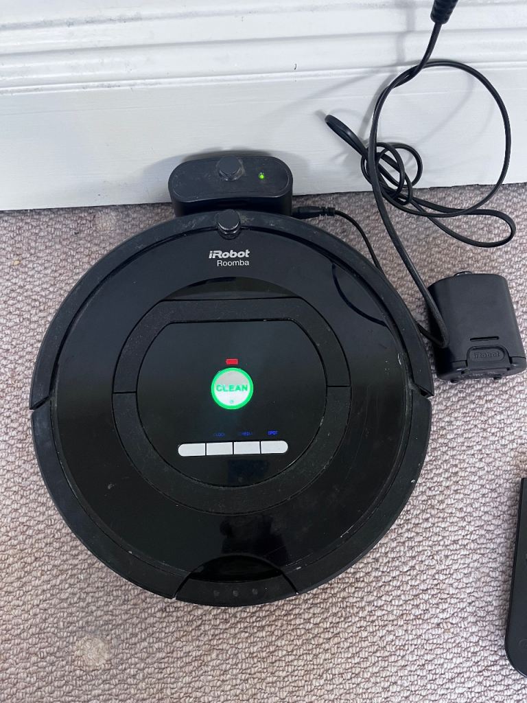iRobot Roomba 650 Robot Vacuum Cleaner with Dock