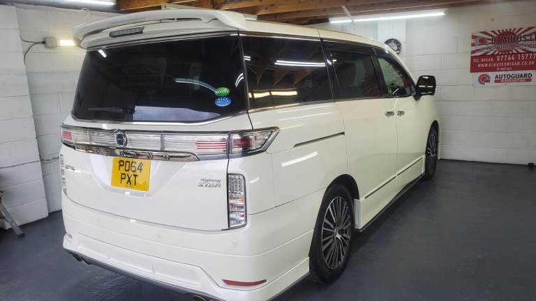 Nissan Elgrand e52 3.5cc automatic 8 seater fresh japanese import 60k 2014