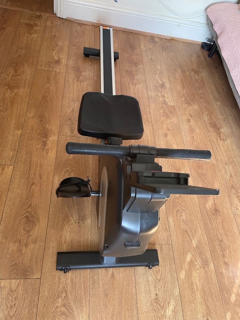 Home Rowing Machine – As Good As New