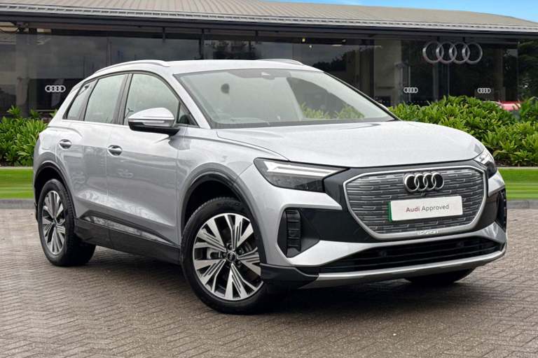 2025 Audi Q4 e-tron Q4  Sport 55 e-tron quattro 250,00 kW SUV ELECTRIC Automatic
