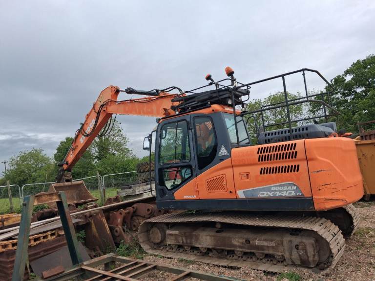 Doosan dx140lc 14 ton digger