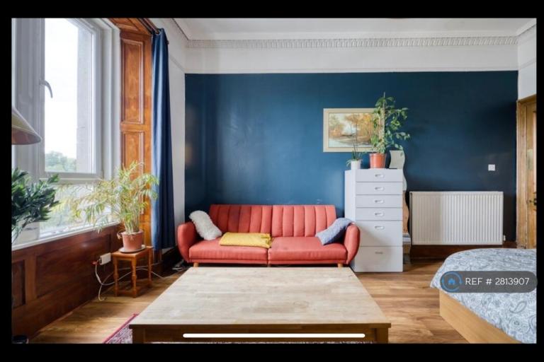 3 bedroom flat in Dalry Road, Edinburgh, EH11 (3 bed) (#2813907)