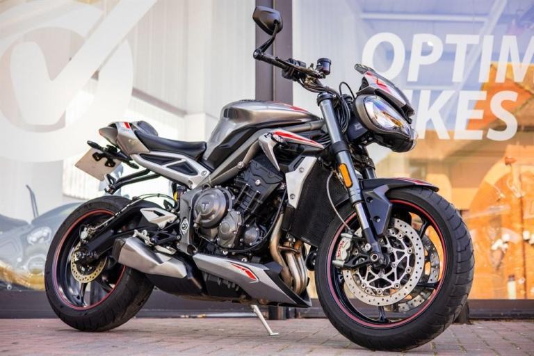 Triumph Street Triple 765 EXTRAS ! STUNNING