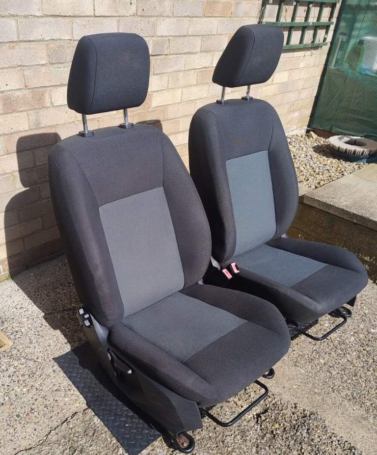 Fiesta front seats x2