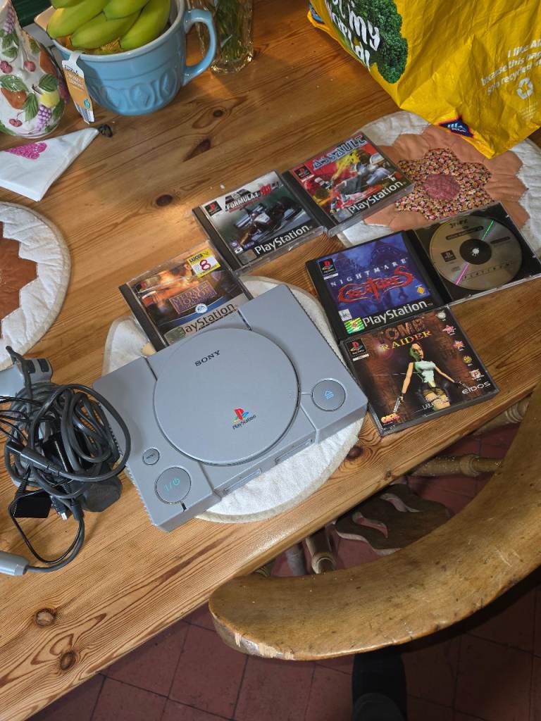 Ps1 and games good working order 