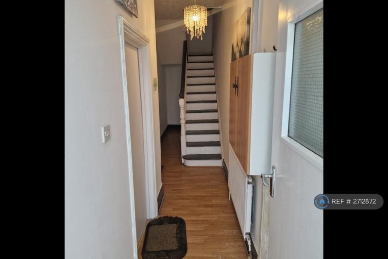 1 bedroom in Floyd Road, London, SE7 (#2712872)