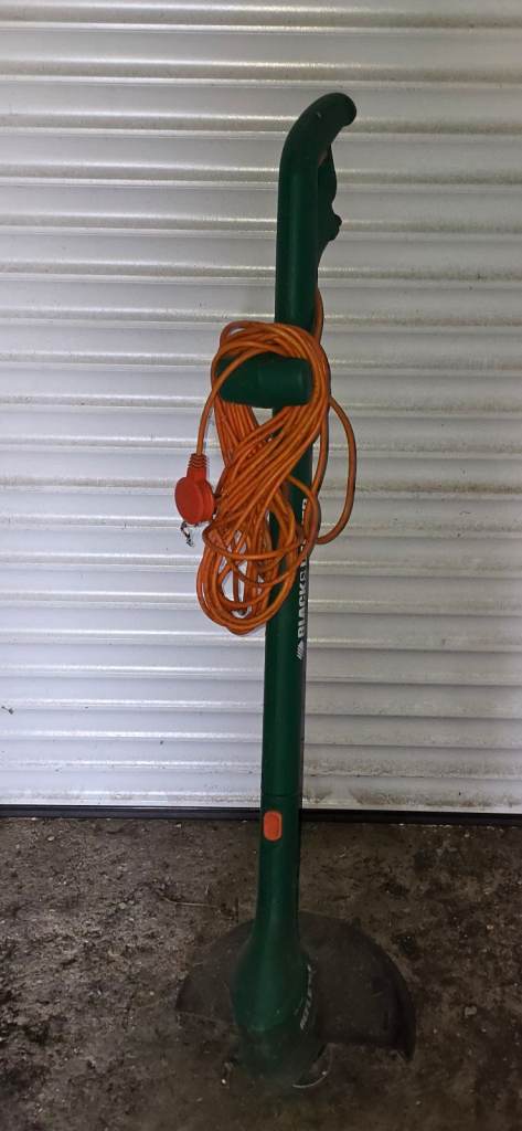 Black & Decker Electric Grass Trimmer – Good Condition