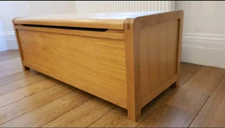 Habitat Radius Solid Oak Blanket or Toy Storage Box Trunk Ottoman