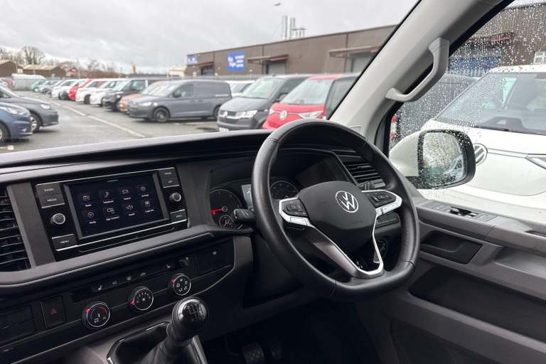 2024 Volkswagen Transporter 2.0 TDI 150 Highline Kombi Van WINDOW VAN DIESEL Manual