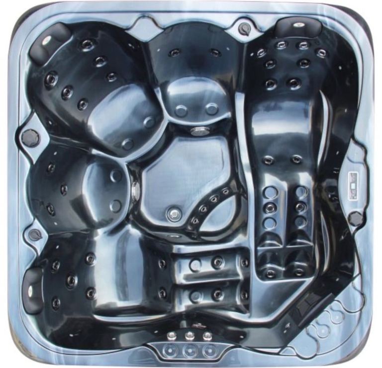 New Amethyst 5-6 person hot tubs 