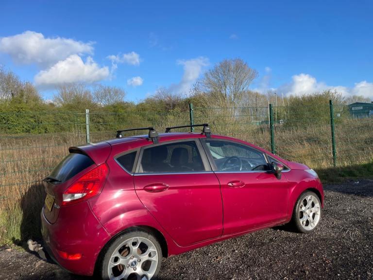 FORD FIESTA 1.6 TITANIUM 58 REG MAGENTA RED 5 DOOR MOT SEPTEMBER 5TH 2026 SERVICE HISTORY TAX £195