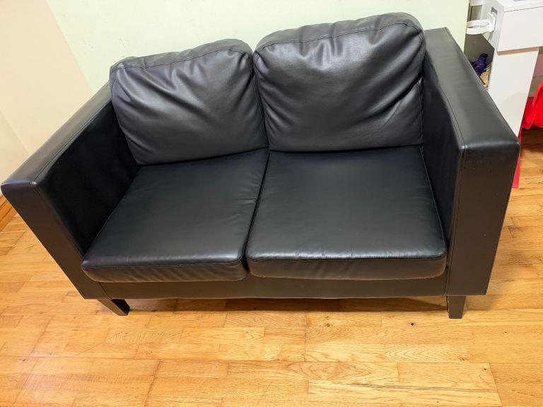 Free Black Leather 2-Seater Sofa – Good Condition