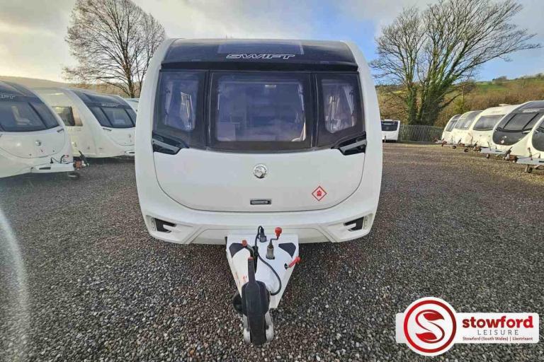 4 Berth, Single Axle, Fixed Bed