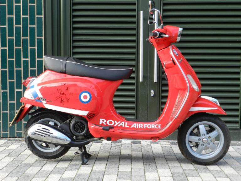 Piaggio Vespa S 125 Red Arrows Special Edition