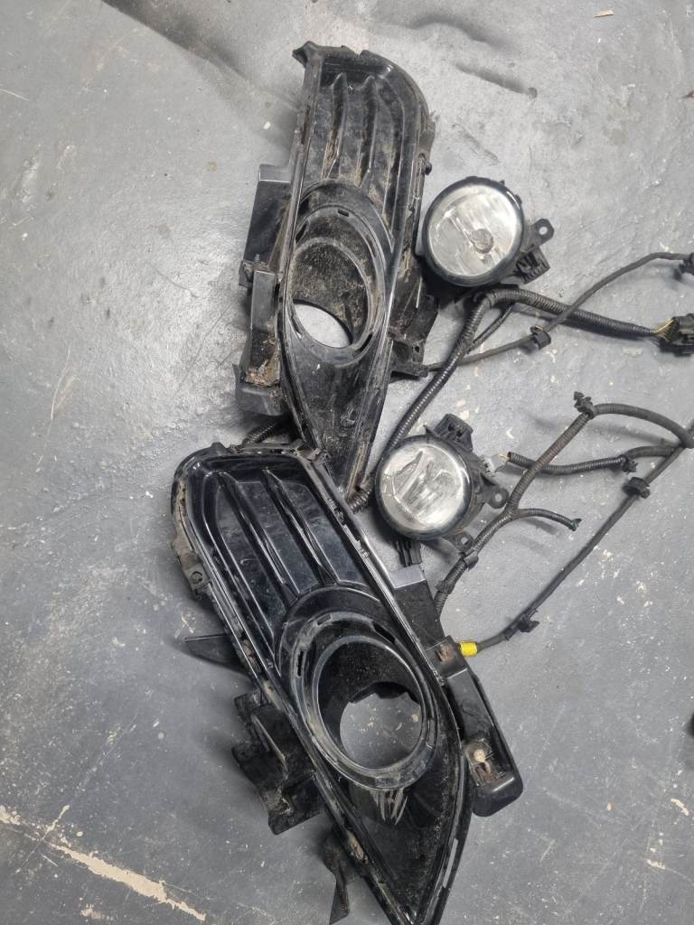Mk5 Mondeo Fog lights with trim