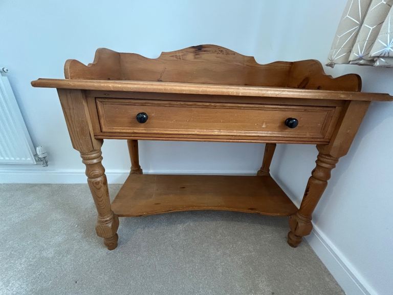 Pine desk