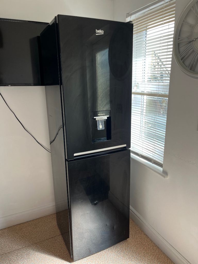Black beko fridge freezer with water dispenser 