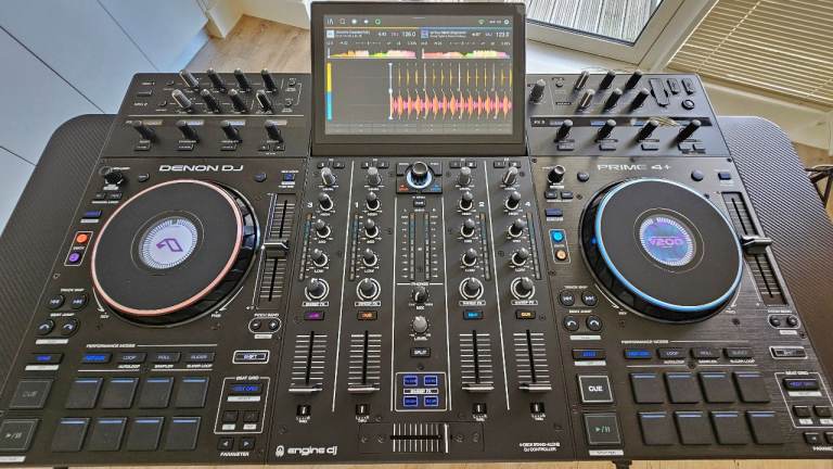 Denon DJ PRIME 4+ Bundle + Magma Hard Case, Soft Case & Decksaver