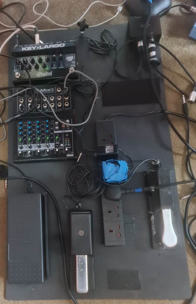Keyboard/other Pedal Board and case