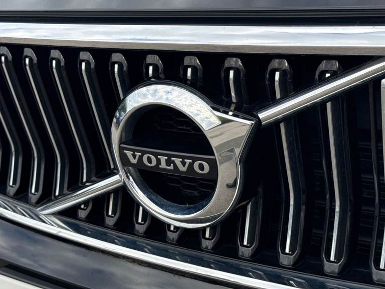 2022 Volvo XC40 2.0 B4P Inscription 5dr AWD Auto [7 speed] ESTATE PETROL Automatic