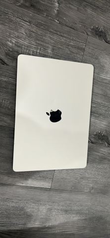 MacBook Air M2 13-inch Starlight 256GB – Fully Working – Screen