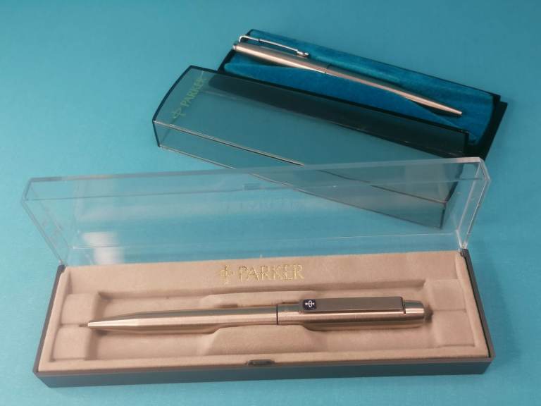 2x Peaces Parker (one working other need change core.). 