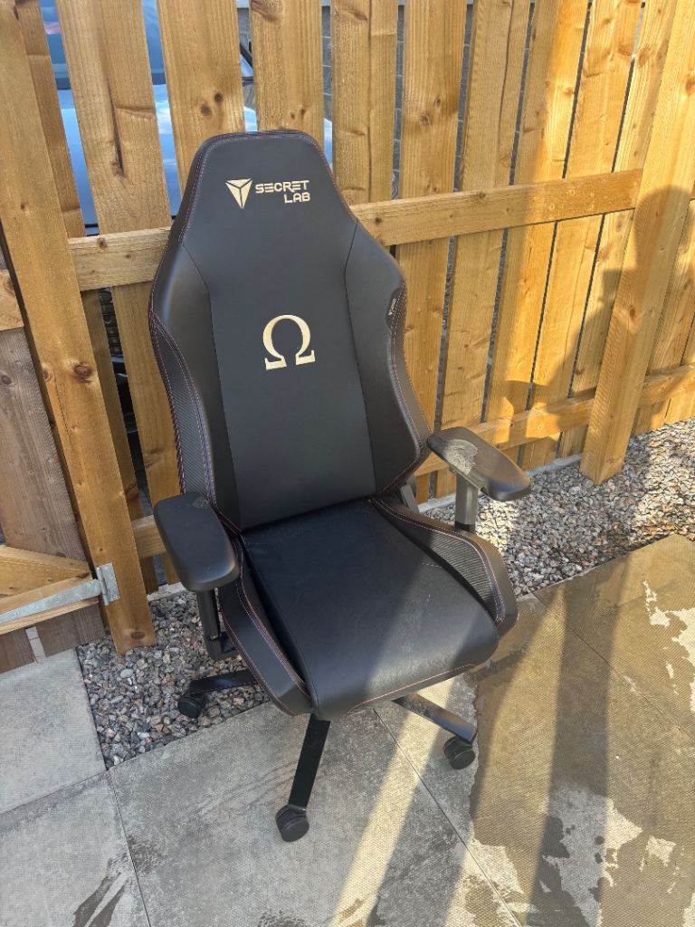Secretlab Omega Gaming Chair - FREE 