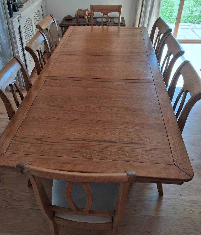 Solid Oak Extendable Dining Table with 8 Matching Chairs