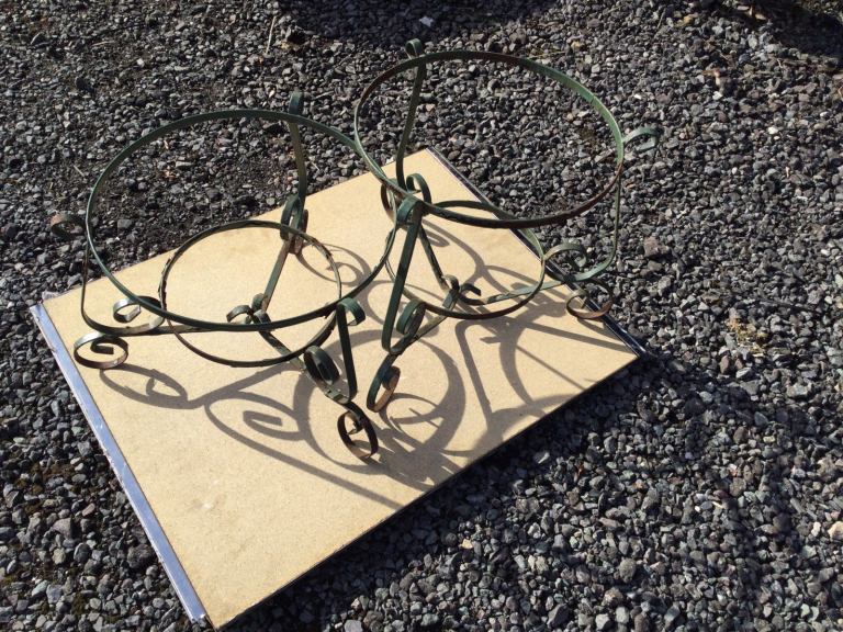 2 garden plant pot holders 