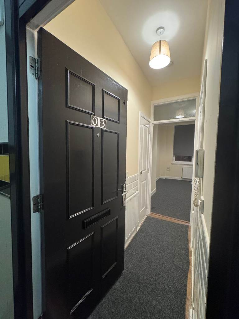 Ground floor studio apartment to-let