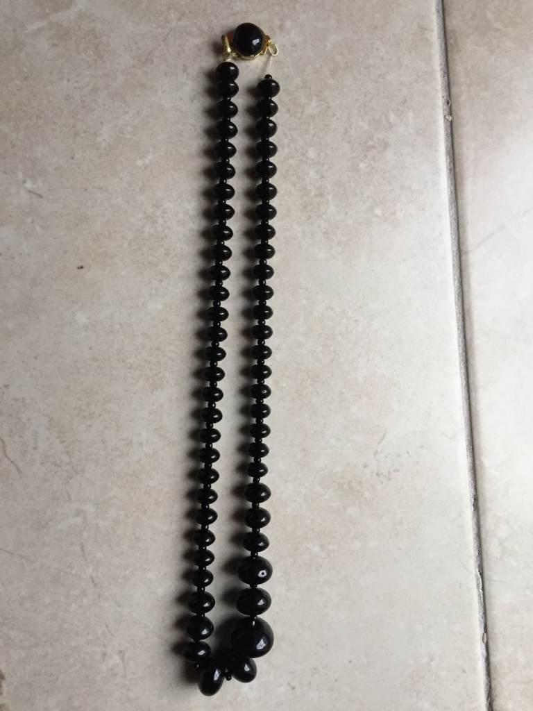 Black Costume Jewellery Necklace. 18" approx 