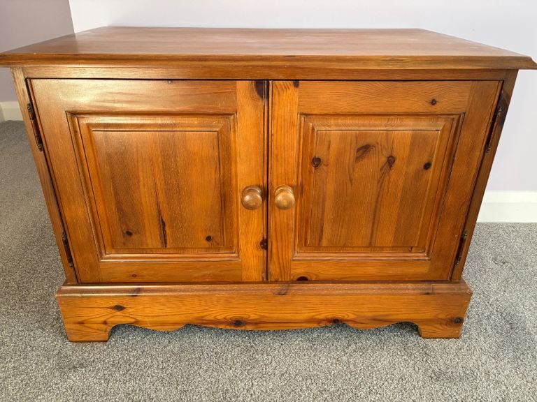 Pine sideboard 