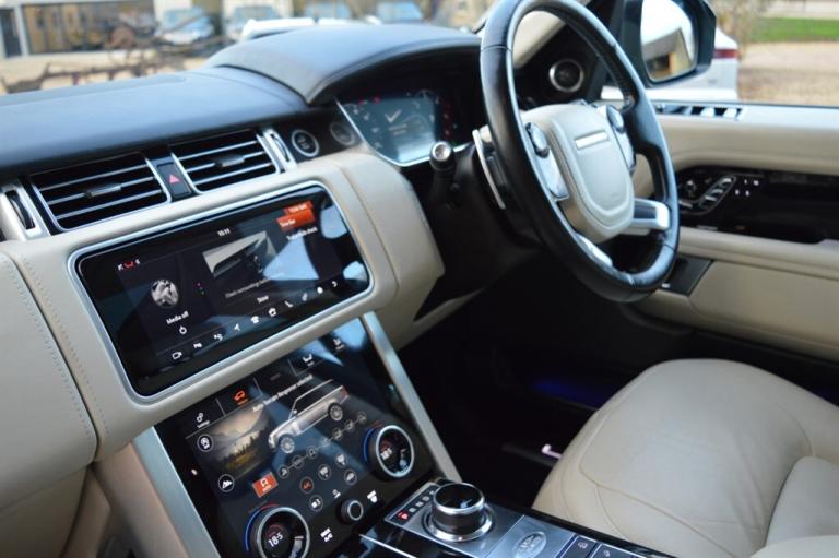 2018 Land Rover Range Rover 4.4 SDV8 Autobiography 4dr Auto ESTATE DIESEL Automatic