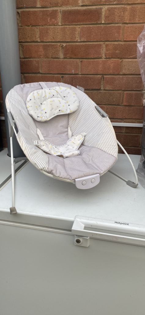 Red kite bouncy chair 