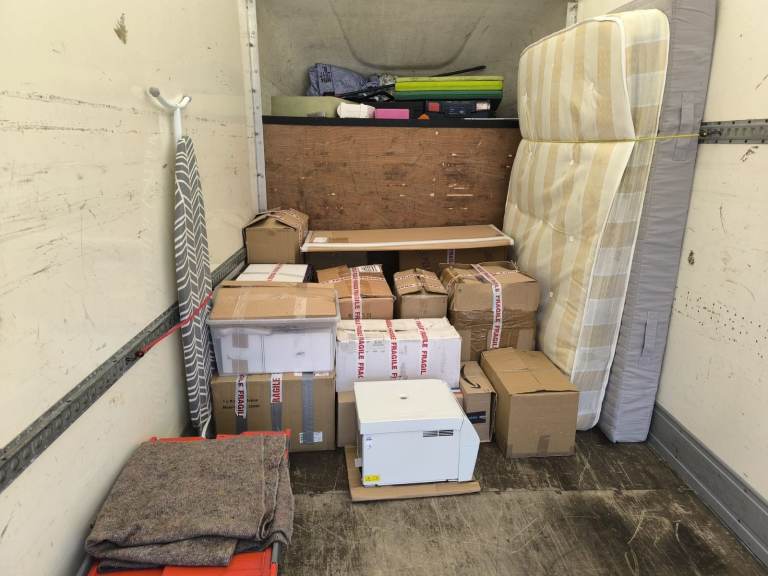 MAN AND VAN HIRE OFFICE MOVERS IKEA HANDY MAN BIKE RECOVERY RUBBISH CLARANCE REMOVALS SERVICE