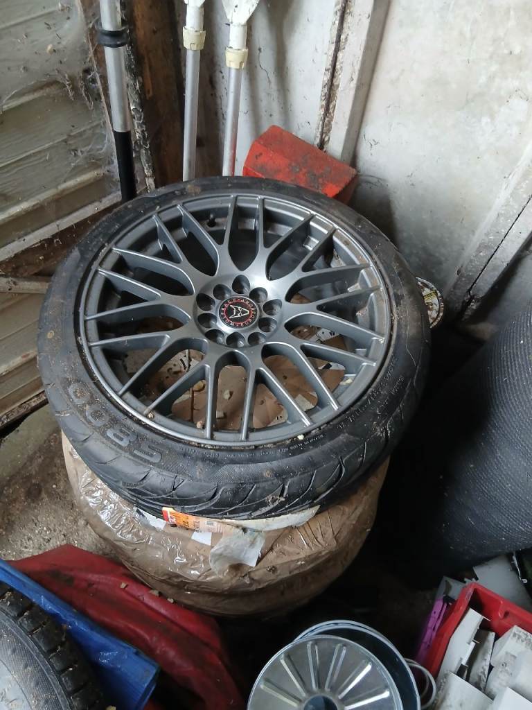 17" wolfrace alloy wheels