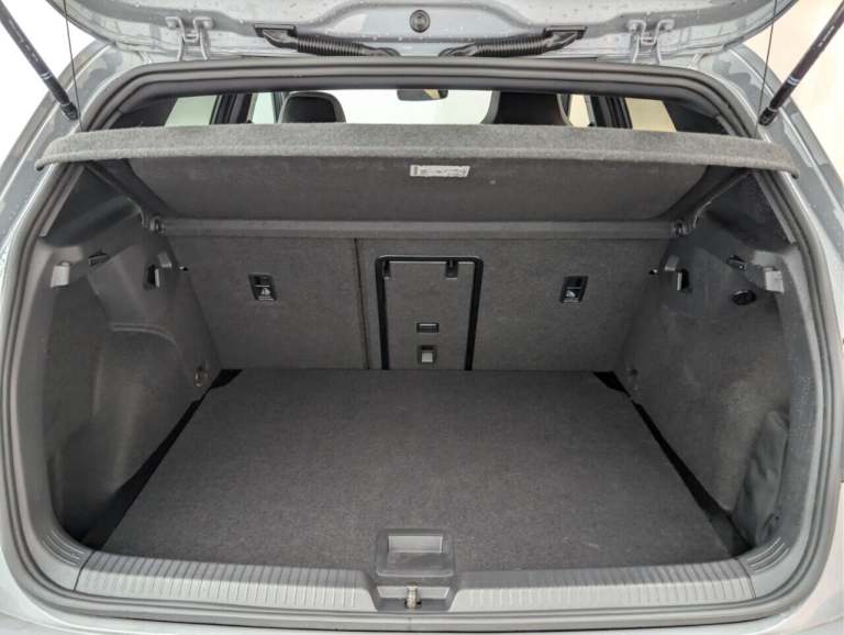 2024 Volkswagen Golf 2.0 TDI R-Line Hatchback 5dr Diesel DSG Euro 6 (s/s) (150 ps) - SAT NAV + C ...