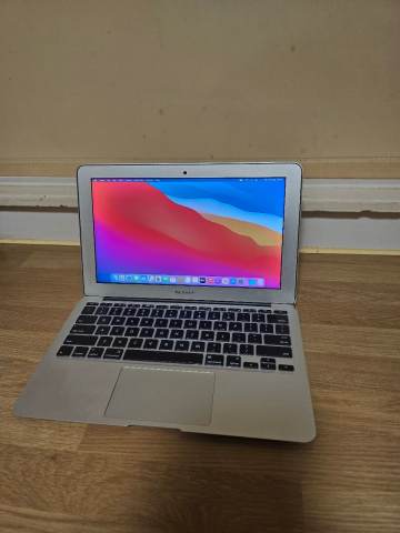 Apple MacBook Air laptop 11 inch (2014) - macOS Big Sur, 4GB RAM