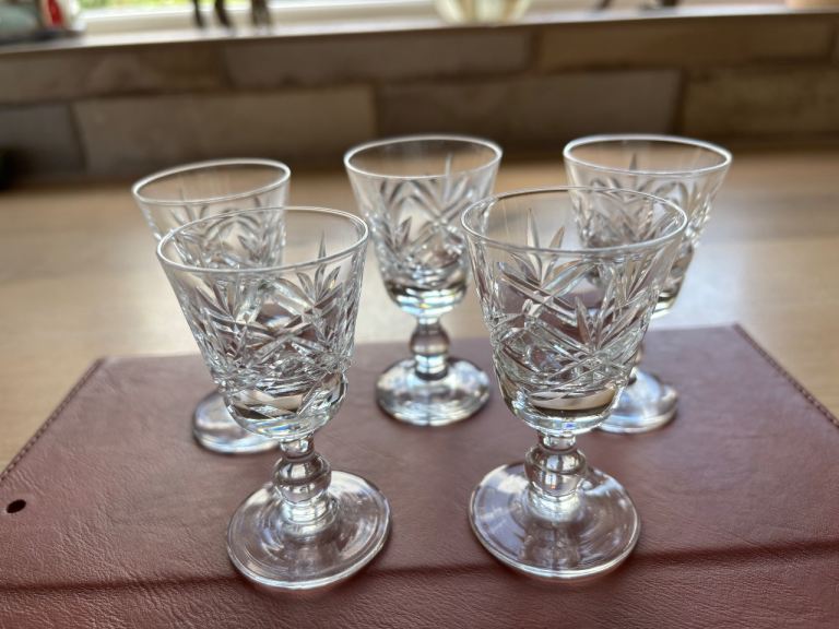 Crystal liquor glasses