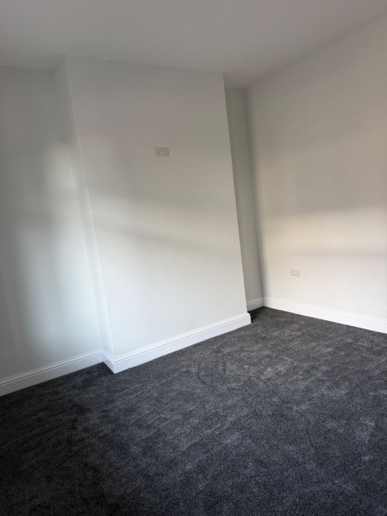 4 bed house to let in BD5
