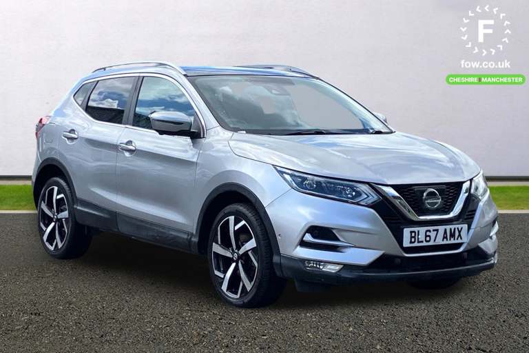 2017 Nissan Qashqai 1.2 DiG-T Tekna [Glass Roof Pack] 5dr Xtronic SUV PETROL Automatic