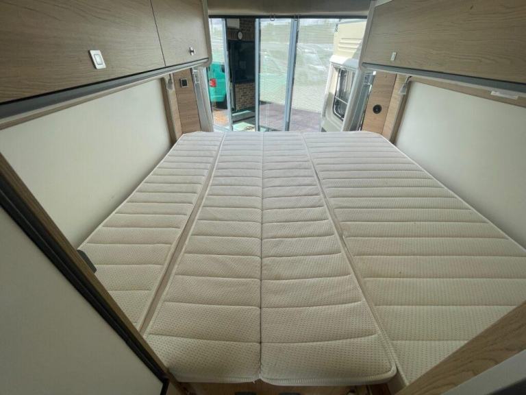 Sunlight Cliff 640 3 Berth 4 Belt Rear Transverse Bed Dinette Conversion Camperv
