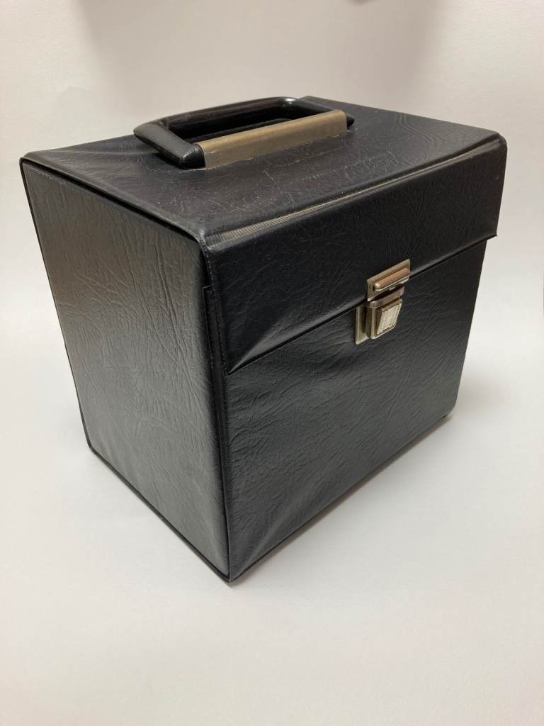 Vintage Vinyl 7 inch singles storage box & sleeves