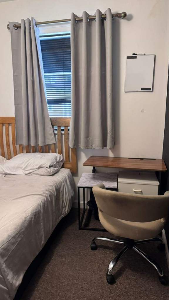 Room in a flat to rent