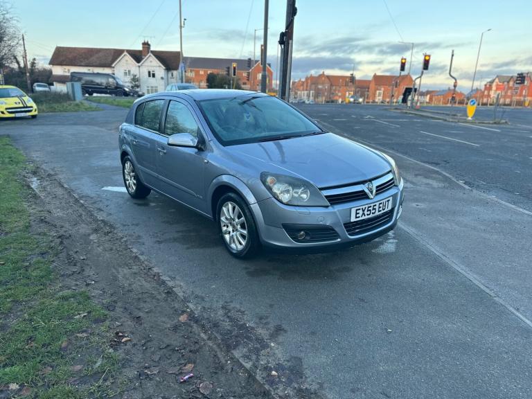 2005 Vauxhall Astra 1.8i 16V Design 5dr Auto HATCHBACK Petrol Automatic