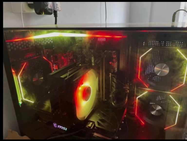 Gaming pc 1 month old 